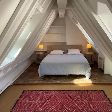 Elegant Duplex In The Heart Of Le Marais Parigi